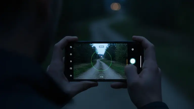 Descubra como enxergar melhor no escuro usando o celular